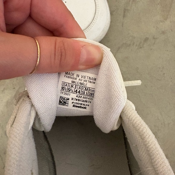 Reebok Classic White Leather Sneakers - Picture 4 of 4